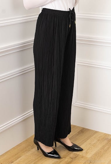 Pleated Black Trouser image 3