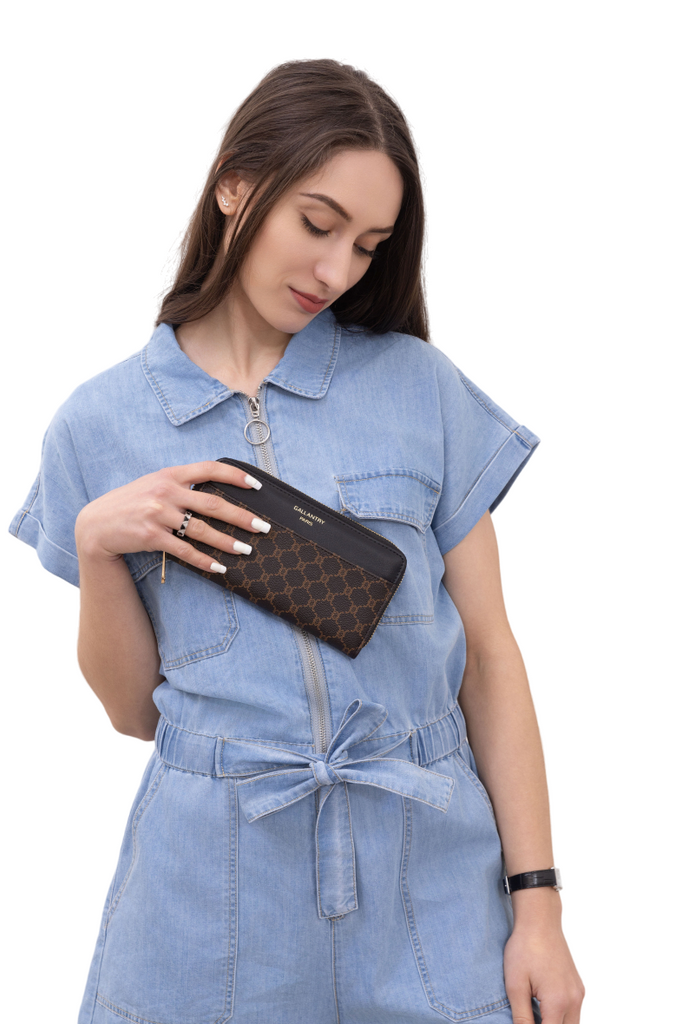 Women Ladies Leather Clutch Purse 12 Card Holder Zip and Stud Closure Wallet image 1