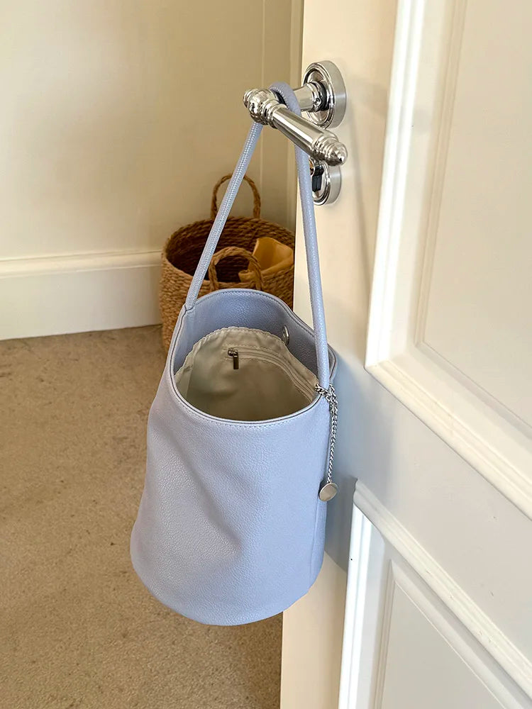 2026 New Ins Soft Leather Simple Bucket Bag Women's Underarm Single Shoulder Bag Fashionable Versatile Korean Style Handbag