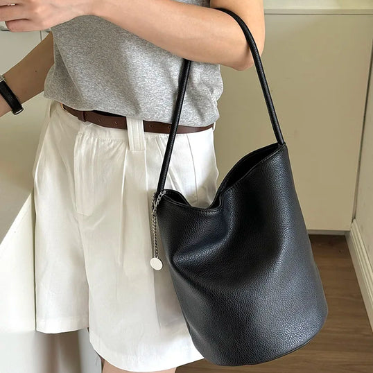 2026 New Ins Soft Leather Simple Bucket Bag Women's Underarm Single Shoulder Bag Fashionable Versatile Korean Style Handbag