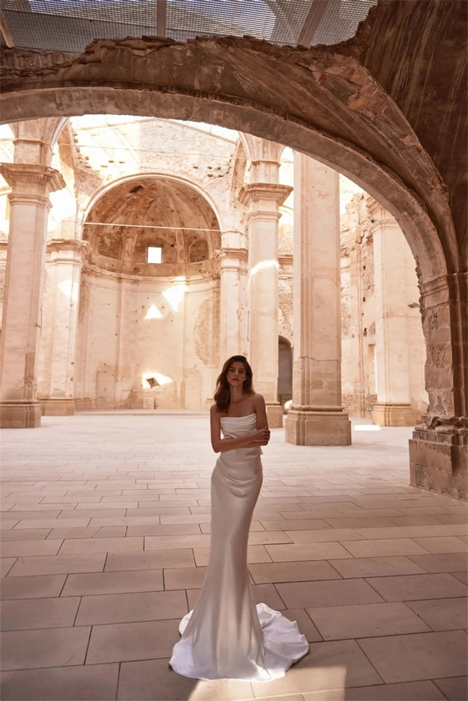Simple Ivory Satin Mermaid Wedding Dresses lady Customized Strapless Bridal Dress with Train Long Sleeveless Vestido Bride Gown