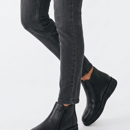 Ladies Winters Ankle Boots