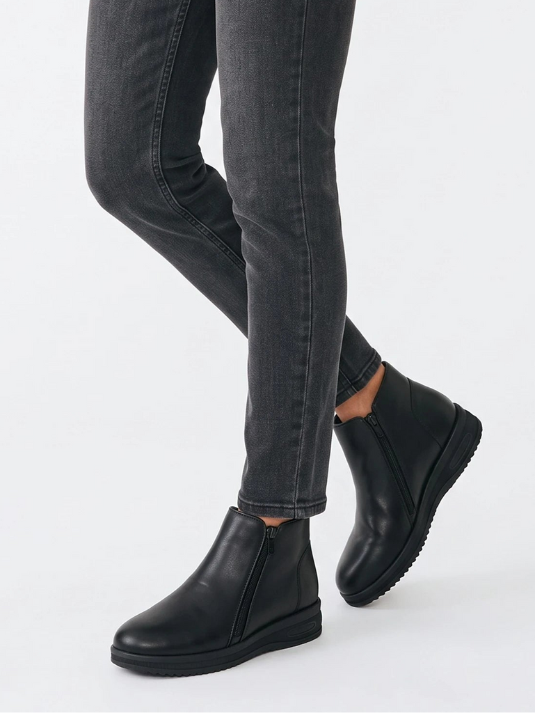 Ladies Winters Ankle Boots